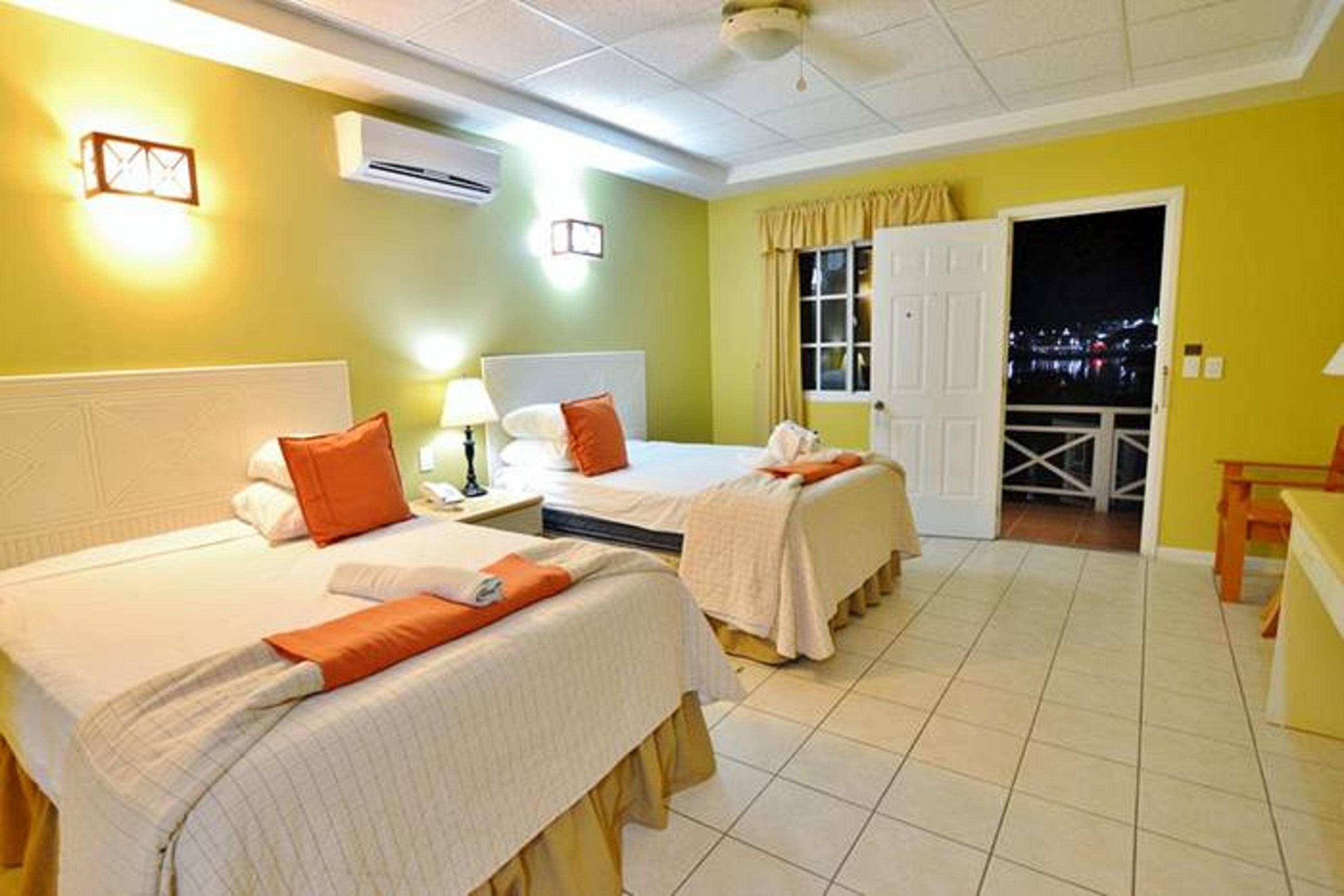 Hotel Casona Del Lago Flores Bagian luar foto