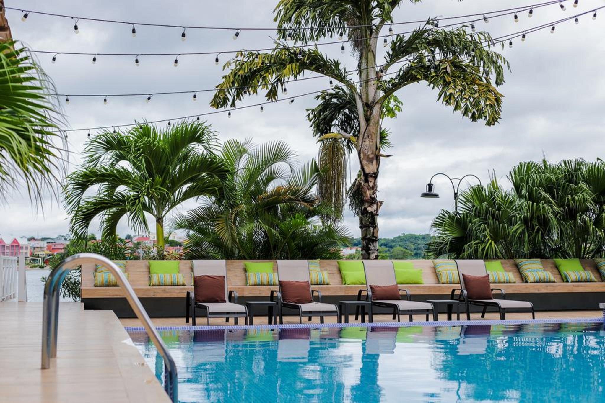 Hotel Casona Del Lago Flores Bagian luar foto
