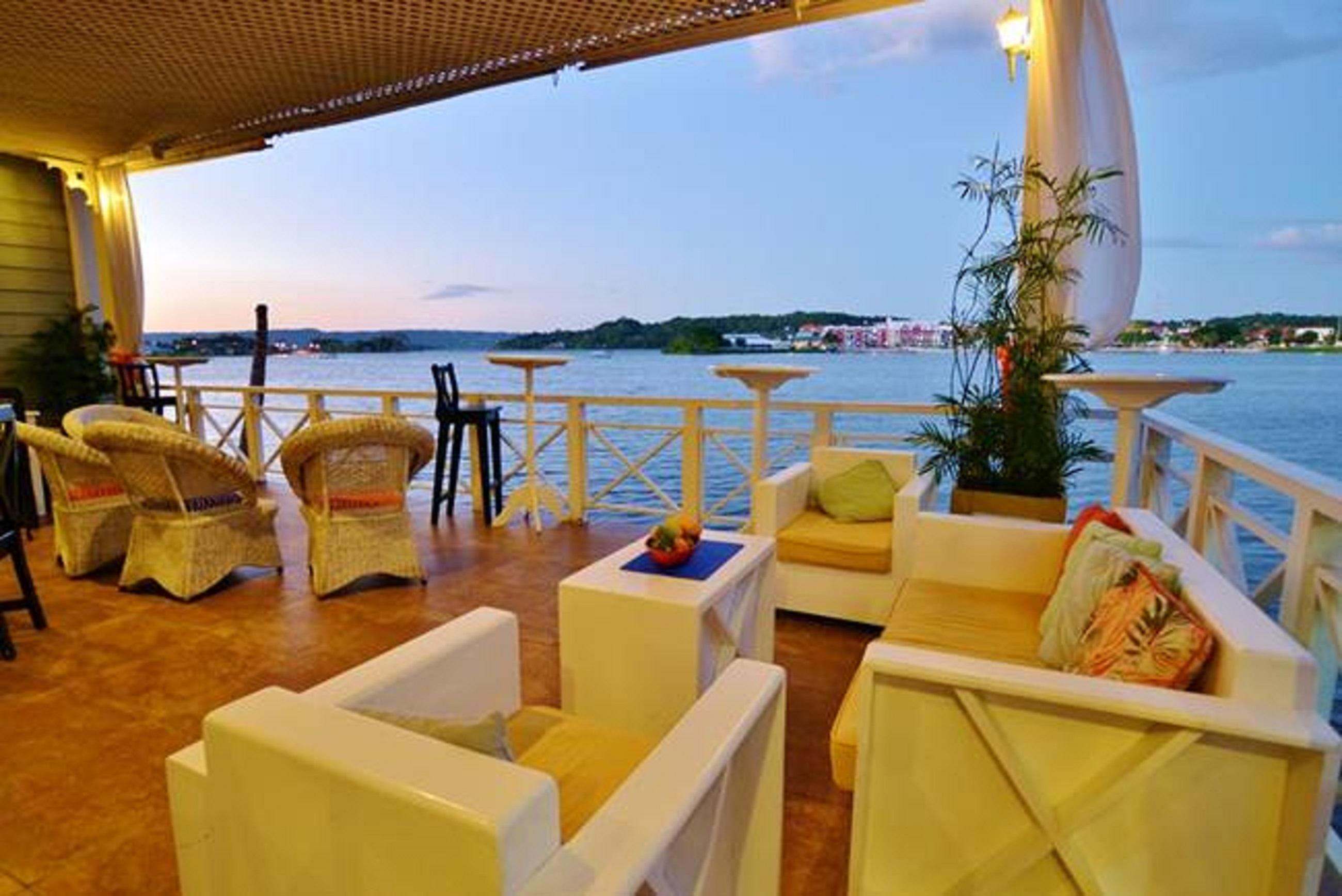 Hotel Casona Del Lago Flores Bagian luar foto