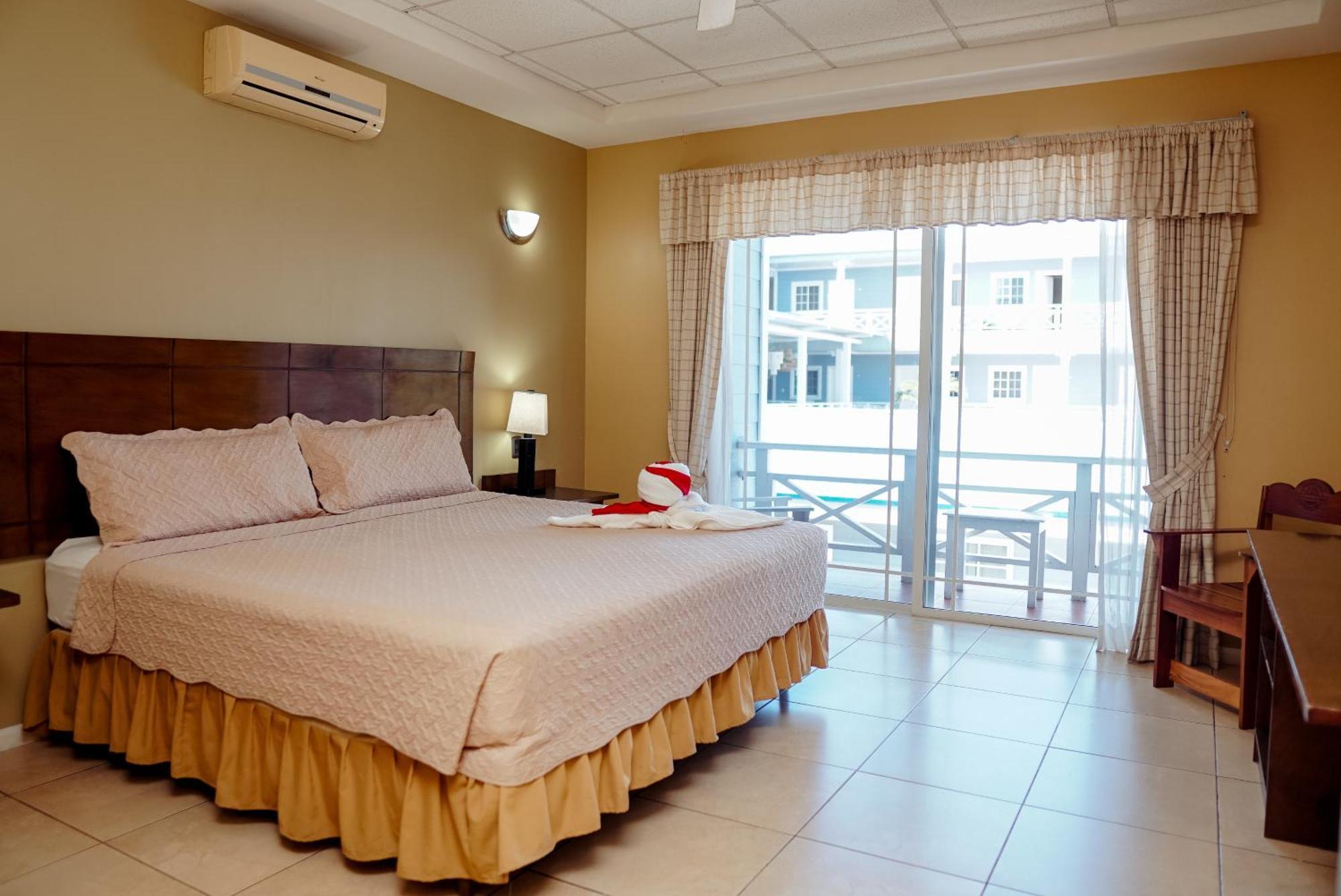 Hotel Casona Del Lago Flores Bagian luar foto